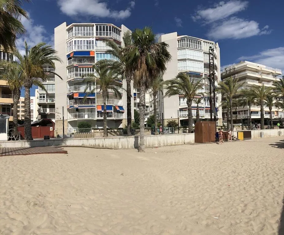 Beachfront Salou Apartment With Sea View 0*,