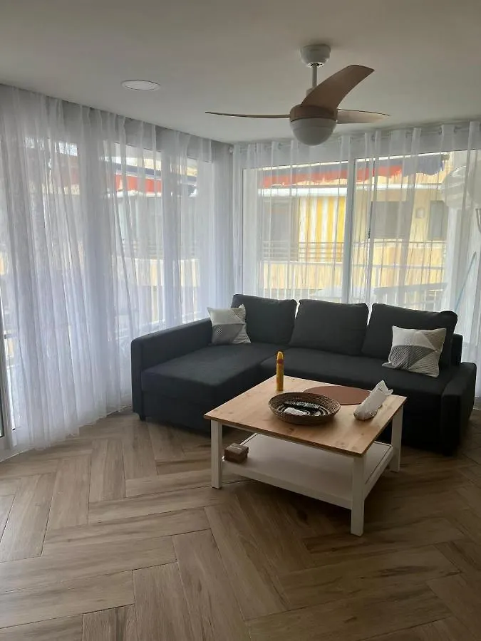 Beachfront Salou Apartment With Sea View 0*,